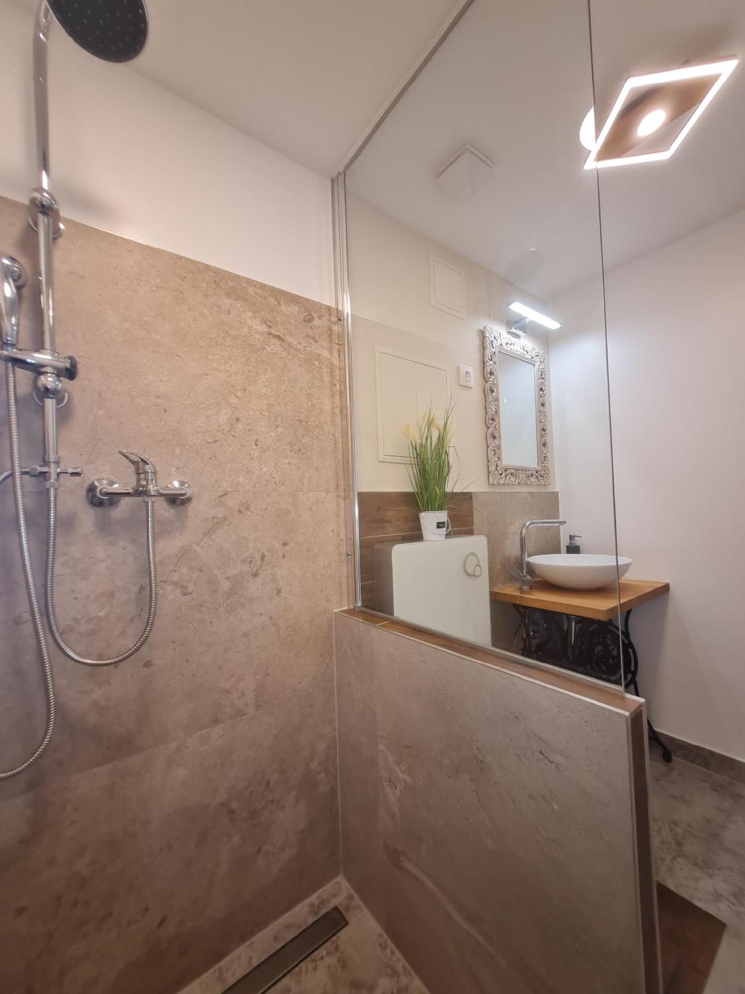 טטה Csever Apartman מראה חיצוני תמונה